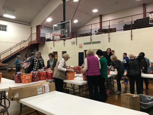 Local Church Volunteers Thanksgiving Meal Prep Lilburn Coop